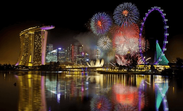 NYE fireworks on Marina BAy of Singapore