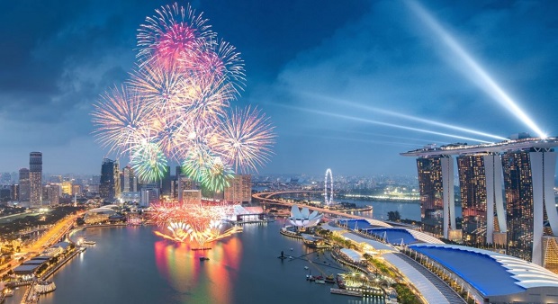 NDP fireworks display on Marina Bay (Singpaore)